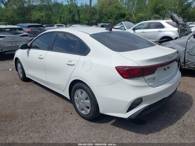 2024 KIA FORTE LX — фото 3