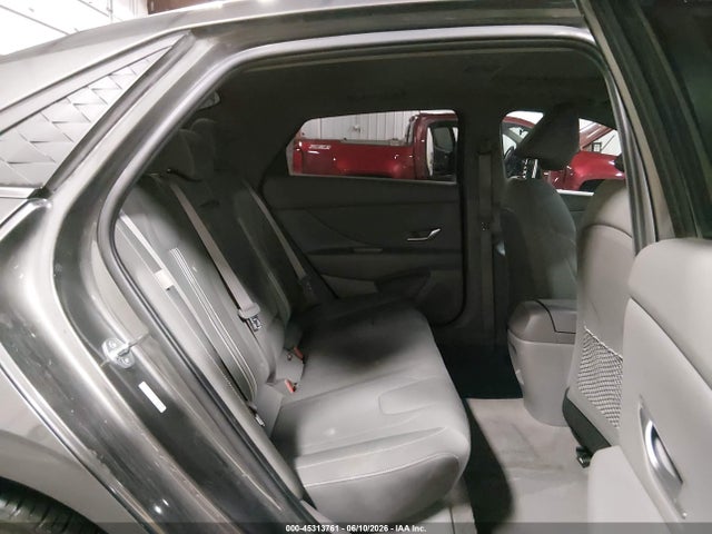 صورة 8 لـ 2024 Hyundai ELANTRA SEL
