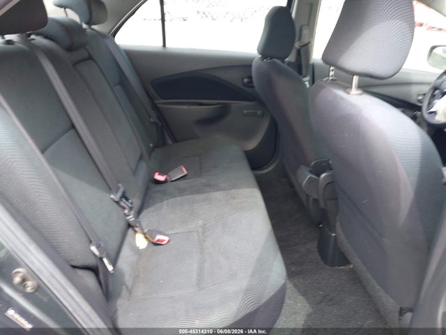 2010 Toyota YARIS 照片 8