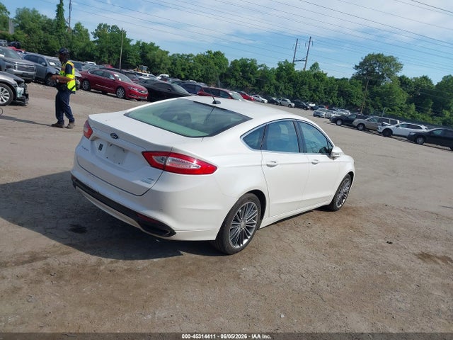 FORD FUSION SE - 4