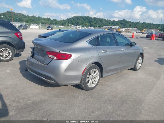 2016 Chrysler 200 LIMITED — фото 4