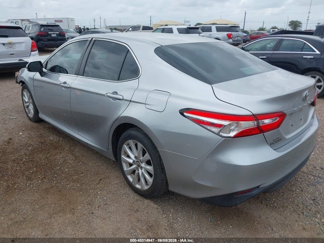 2018 Toyota CAMRY LE — фото 3