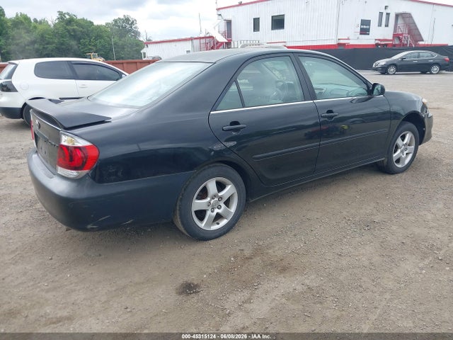 2005 Toyota CAMRY SE photo 4
