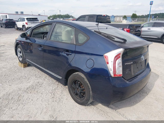 2014 Toyota PRIUS TWO photo 3