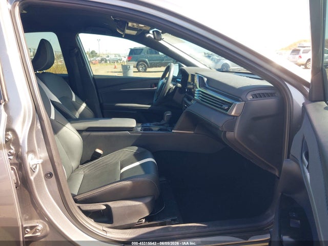 2025 Toyota CAMRY SE photo 5