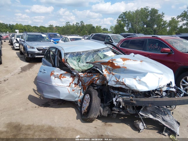 2006 TOYOTA CAMRY LE