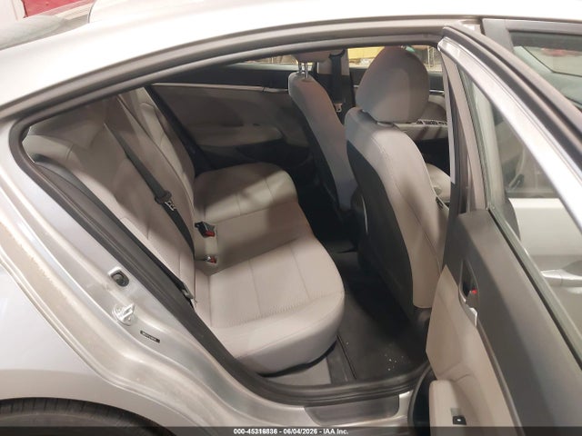 صورة 8 لـ 2020 Hyundai ELANTRA SE