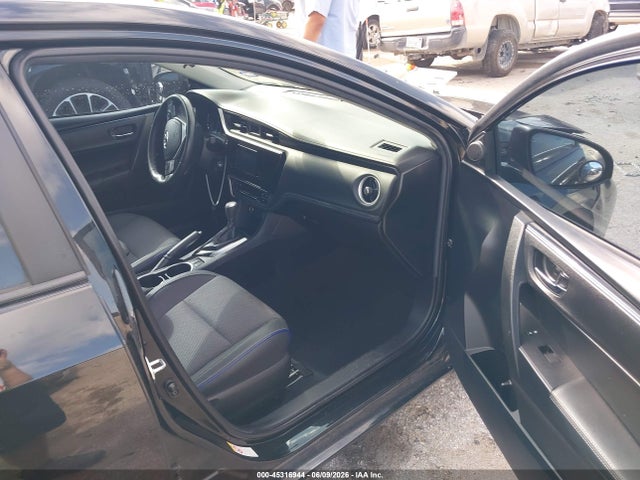 2018 Toyota COROLLA SE photo 5