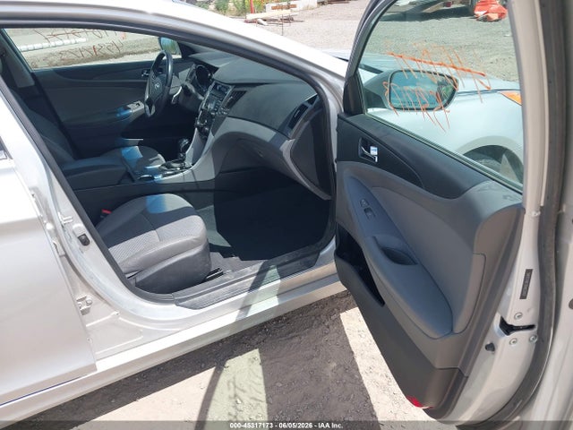 صورة 5 لـ 2013 Hyundai SONATA SE
