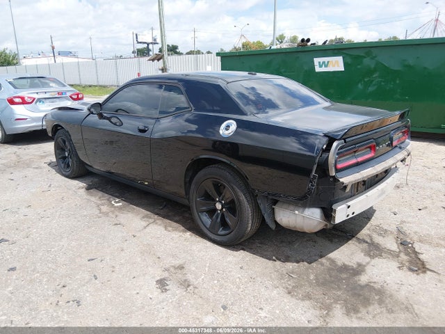 2021 Dodge CHALLENGER SXT photo 3