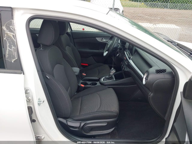 2023 KIA FORTE LXS photo 5