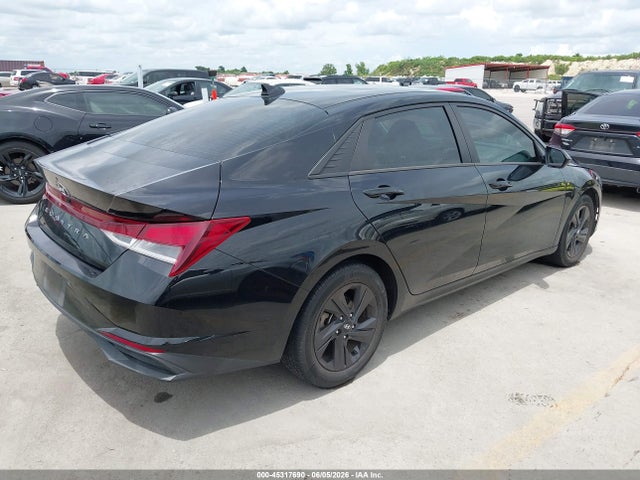 2022 Hyundai ELANTRA SEL 照片 4
