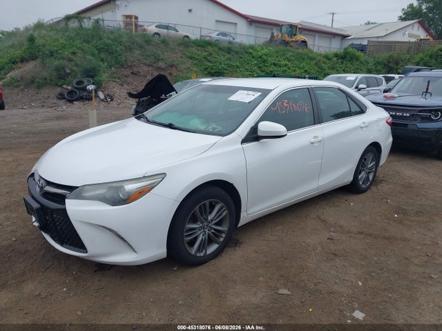 2015 Toyota CAMRY SE — фото 2