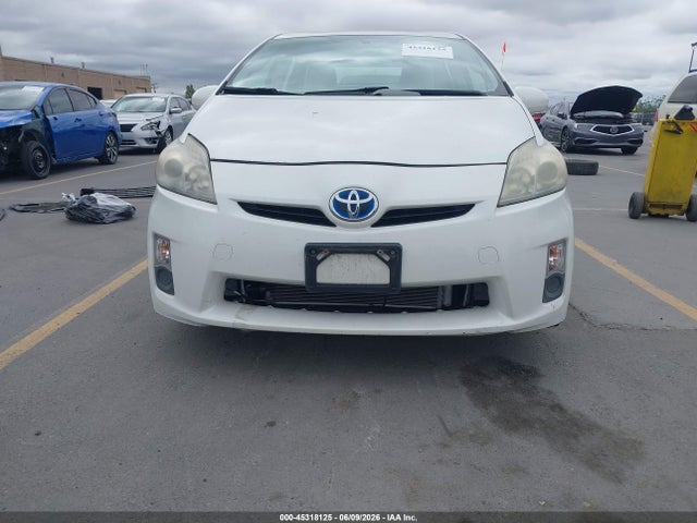 2010 Toyota PRIUS III — фото 6