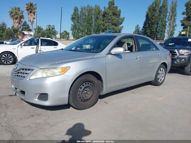 صورة مصغرة 2 لـ 2011 Toyota CAMRY LE