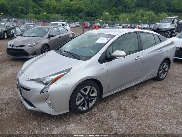 صورة مصغرة 2 لـ 2016 Toyota PRIUS THREE TOURING
