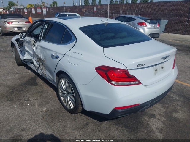 2021 Genesis G70 2.0T RWD — фото 3