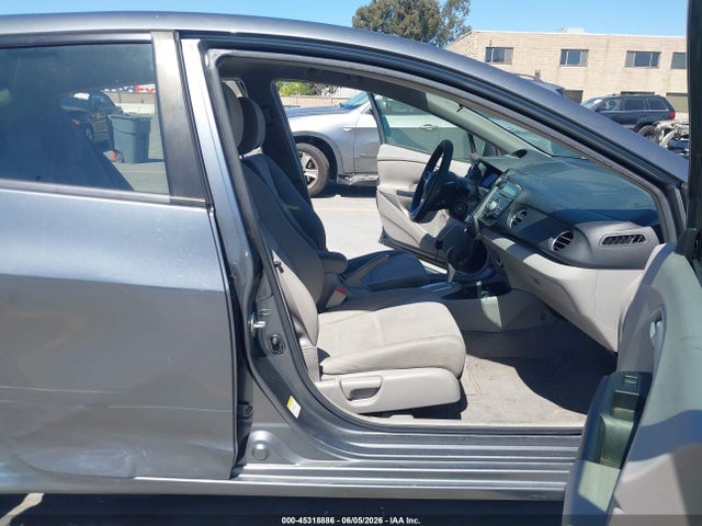2014 Honda INSIGHT LX — фото 5