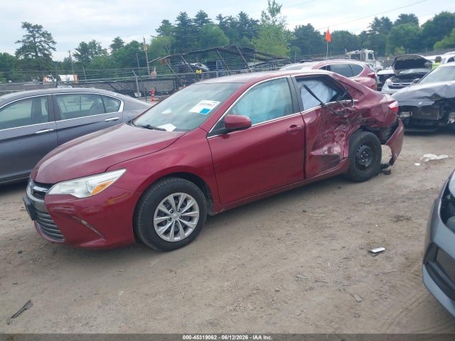 2016 Toyota CAMRY LE — фото 2