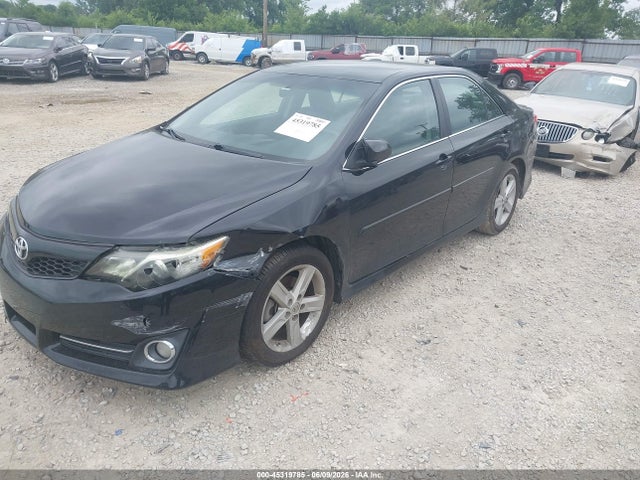 2014 Toyota CAMRY SE — фото 2