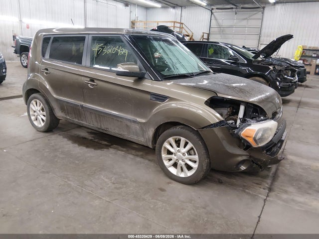 2013 KIA SOUL +