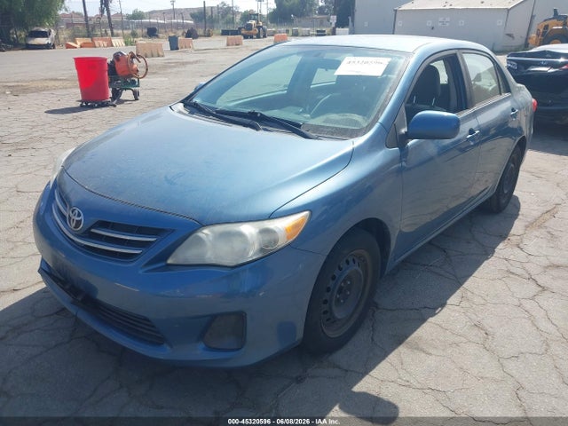 2013 Toyota COROLLA LE photo 2