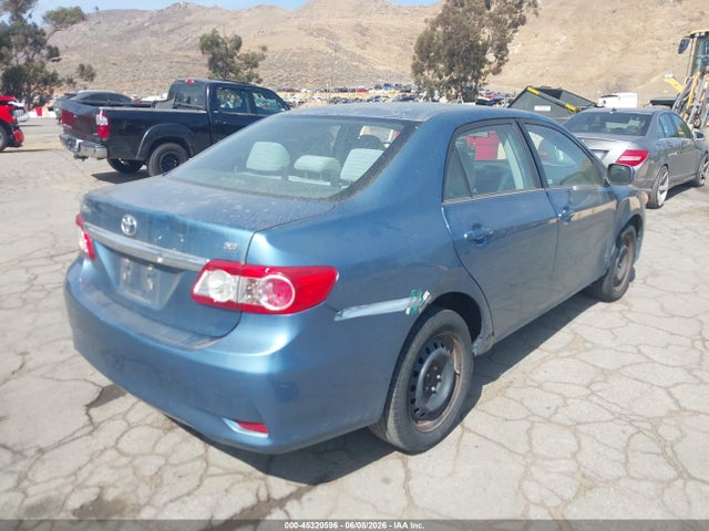 2013 Toyota COROLLA LE photo 4