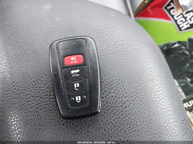 2022 TOYOTA CAMRY SE 11