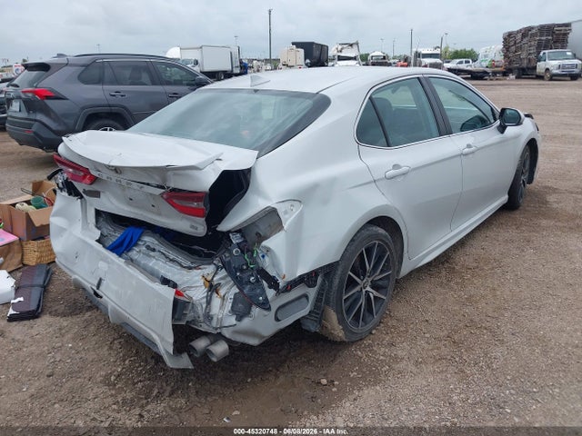 2022 TOYOTA CAMRY SE 4