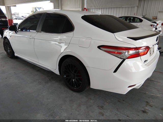 2020 Toyota CAMRY SE — фото 3