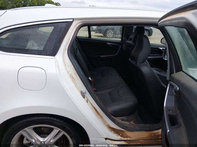 صورة 8 لـ 2016 Volvo V60 T5 PLATINUM