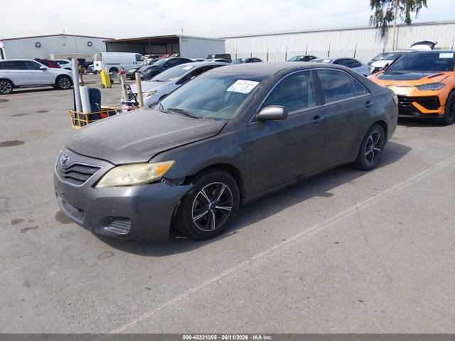 2011 Toyota CAMRY LE 照片 2