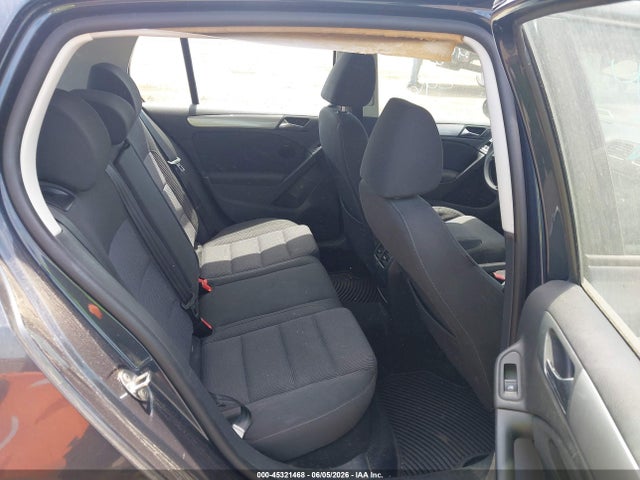 صورة 8 لـ 2013 Volkswagen GOLF 2.5L 4-DOOR