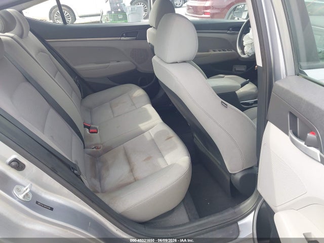 صورة 8 لـ 2017 Hyundai ELANTRA SE
