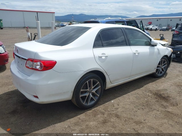 2011 Toyota COROLLA LE photo 4