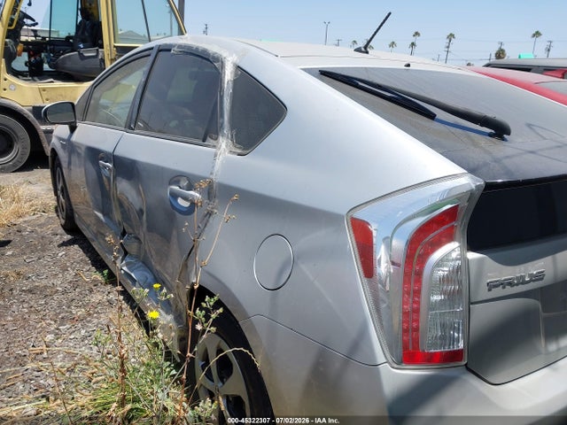 2015 Toyota PRIUS TWO — фото 3