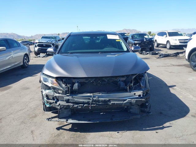 صورة مصغرة 12 لـ 2018 Toyota CAMRY LE