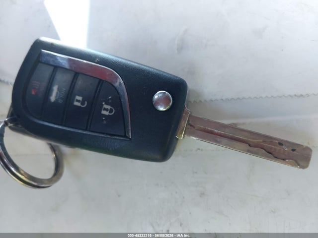 صورة مصغرة 11 لـ 2018 Toyota CAMRY LE