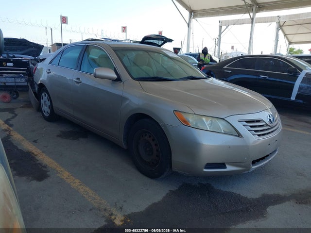 2008 Toyota CAMRY LE photo 1