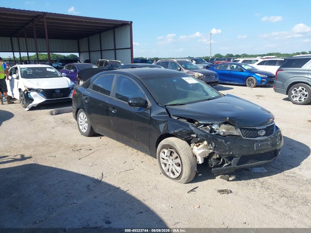 2013 KIA FORTE LX