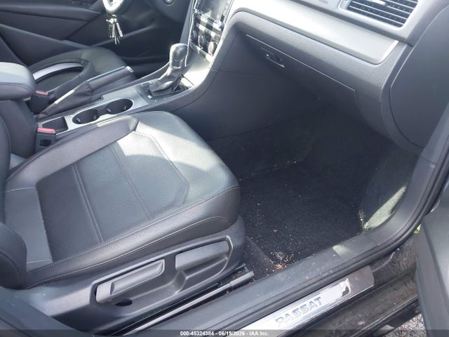2015 Volkswagen PASSAT 1.8T SE — фото 5