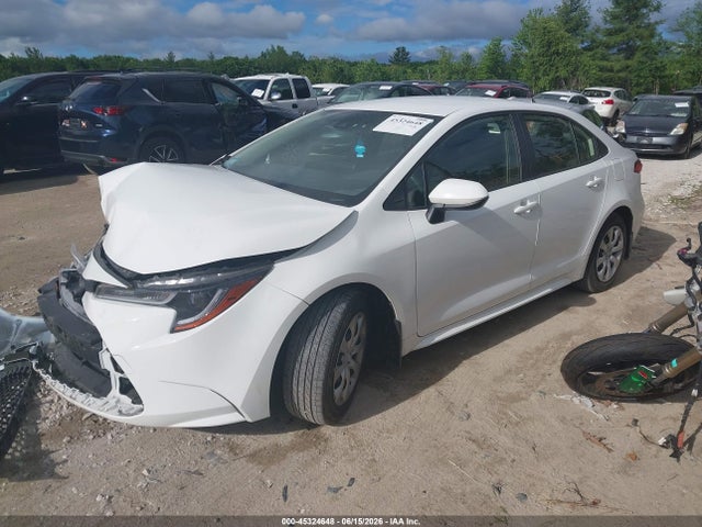 2022 Toyota COROLLA LE photo 2