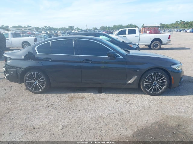 صورة مصغرة 13 لـ 2022 BMW 530E