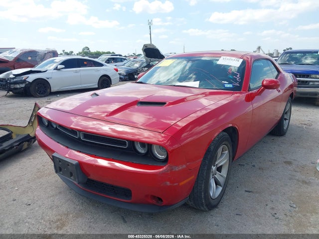2015 Dodge CHALLENGER SXT — фото 2