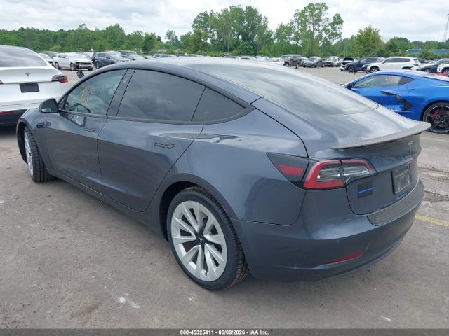 2022 Tesla MODEL 3 REAR-WHEEL DRIVE — фото 3