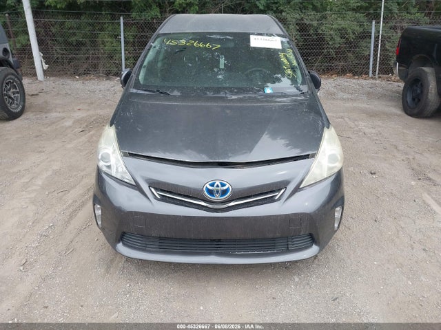 صورة 6 لـ 2013 Toyota PRIUS V THREE