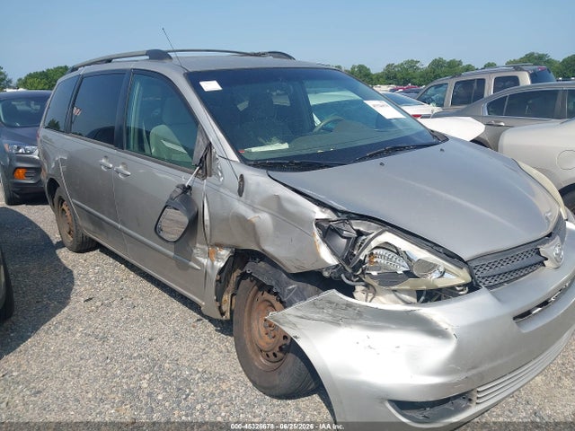 2005 TOYOTA SIENNA LE