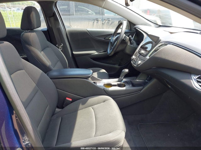 2017 Chevrolet MALIBU 1LT — фото 5