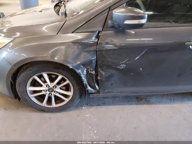 2016 FORD FOCUS SE 照片 6