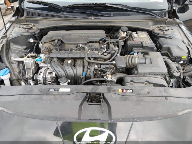 صورة 10 لـ 2025 Hyundai ELANTRA SE